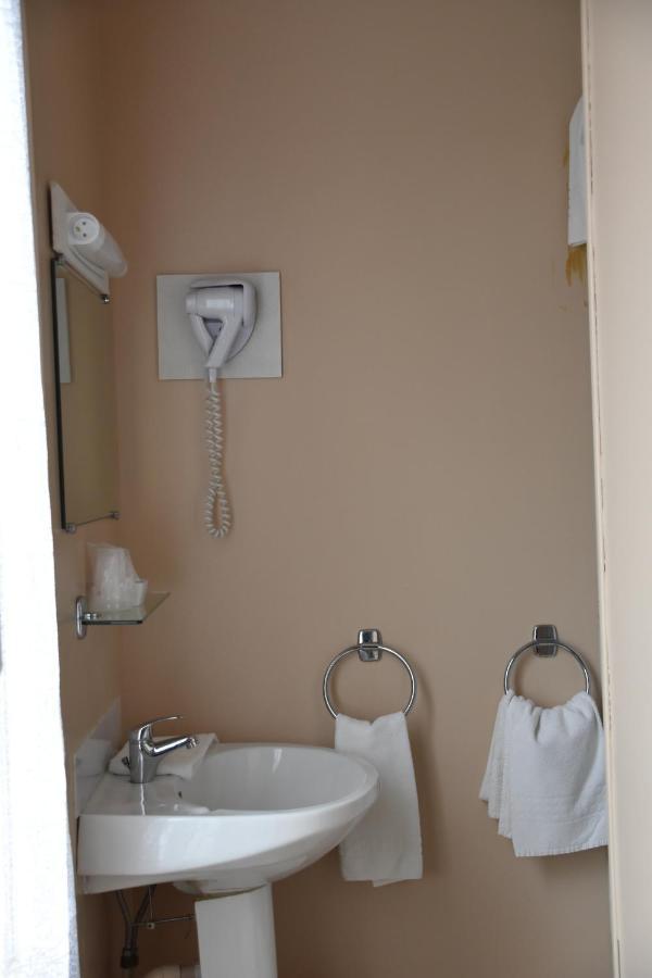 Le Rider Hotel Bort-les-Orgues Exterior foto